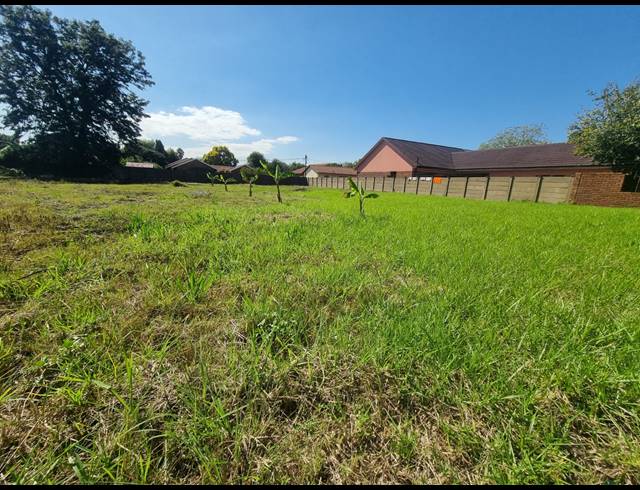 1,060M² VACANT LAND FOR SALE IN FALCON RIDGE